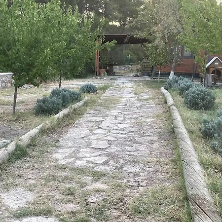 Farm stay Escape The Noise, Hear Only Natures Voice Karacahisar